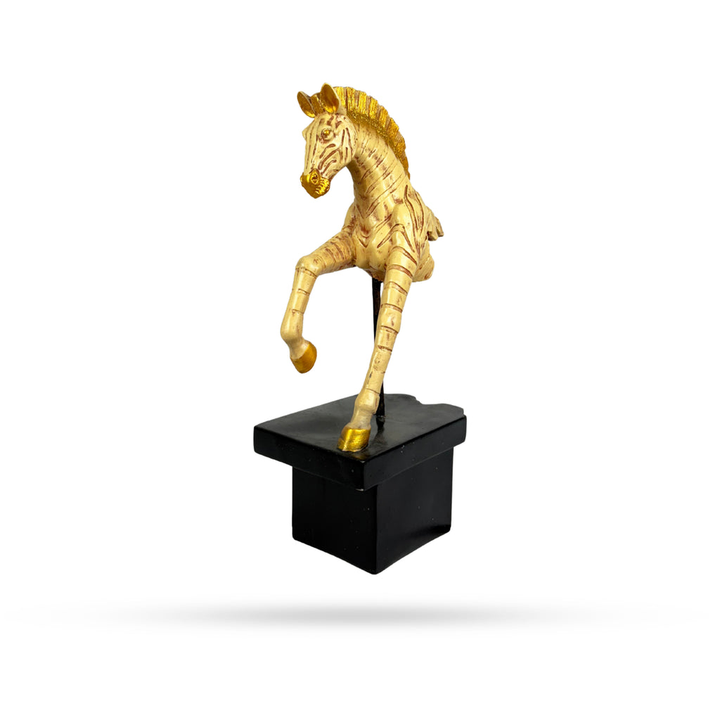 Golden Horse Head Sculpture – Royal Equestrian Art
